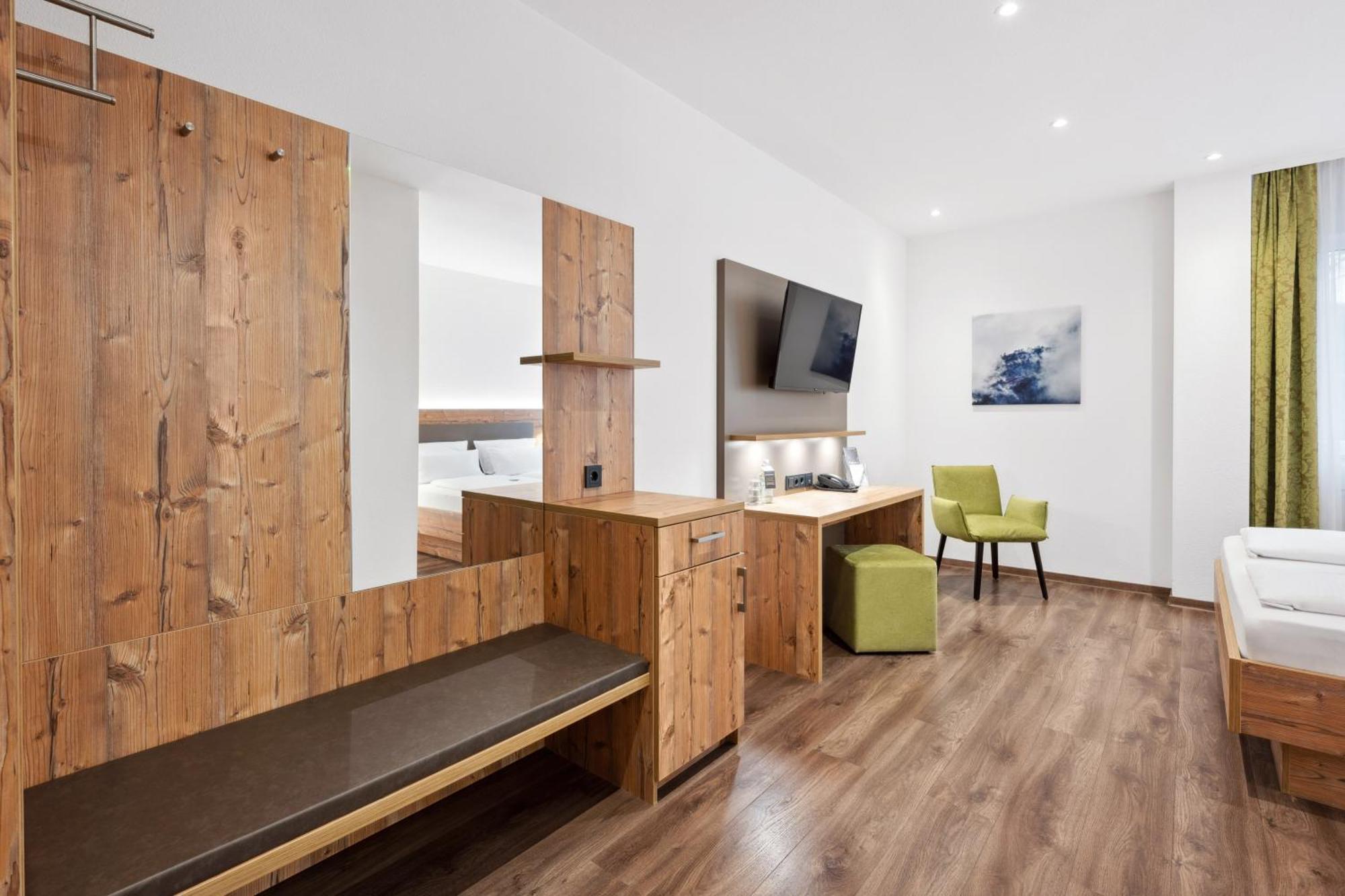 Hotel Zeppelin Laupheim Εξωτερικό φωτογραφία