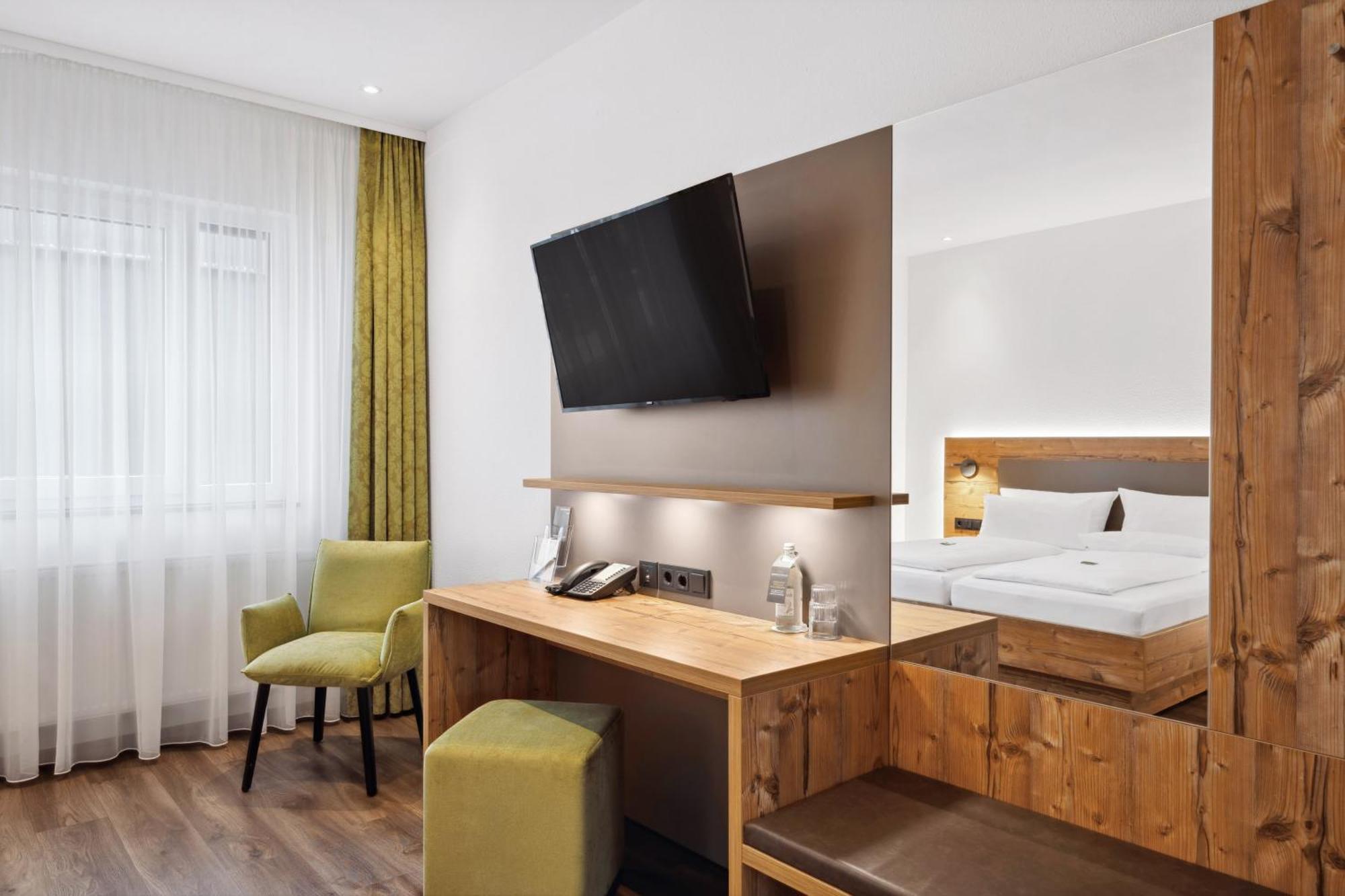 Hotel Zeppelin Laupheim Εξωτερικό φωτογραφία