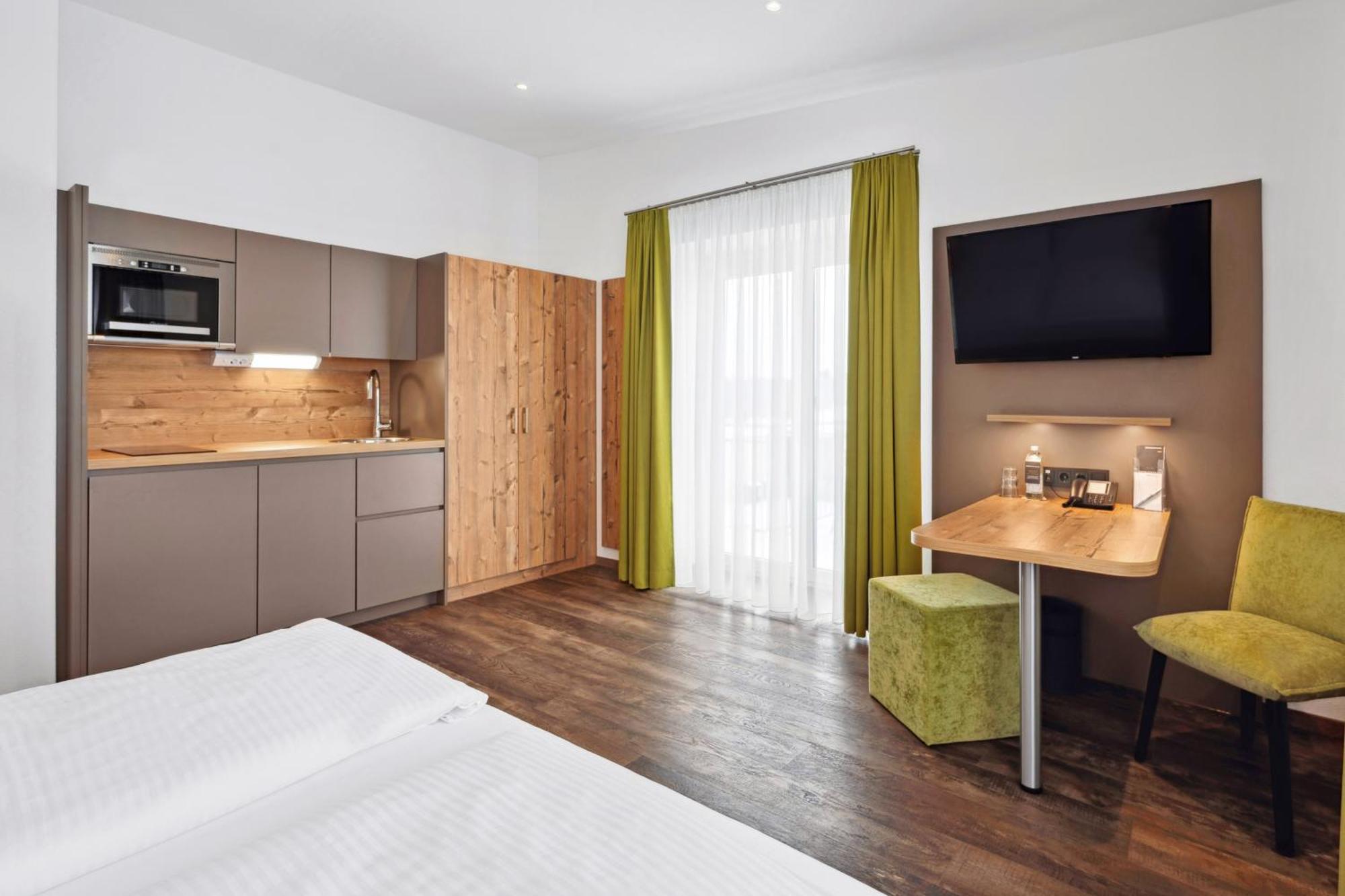 Hotel Zeppelin Laupheim Εξωτερικό φωτογραφία